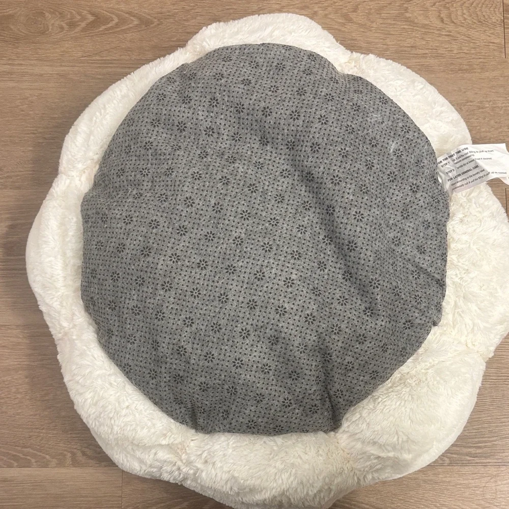 NWOT PetFelix Cat Bed